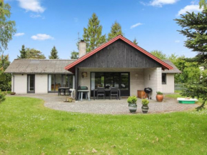 Holiday Home Hanka - 500m from the sea by Interhome, Bogø By